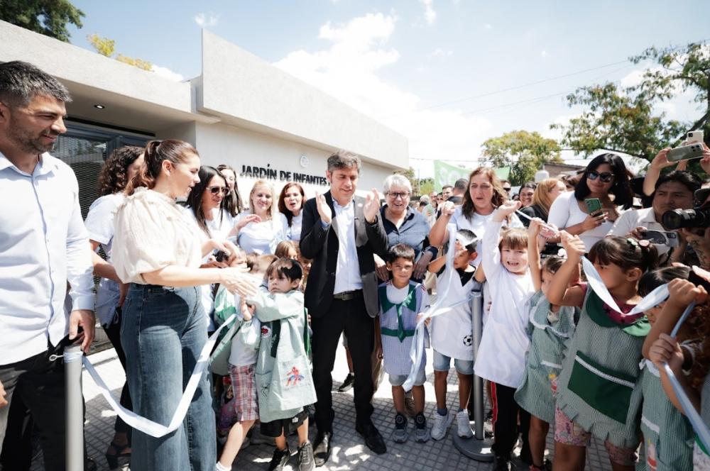 Kicillof: “Reactivamos las obras paralizadas por el Gobierno nacional para llevar mejor educación pública a los pibes y pibas”