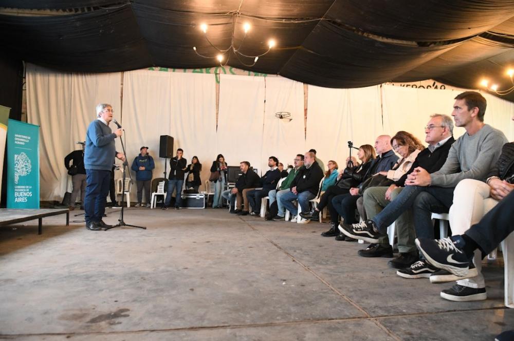 Rodríguez: “Milei está destruyendo el patrimonio público, la ciencia y la tecnología para hacer negocios con las tierras del INTA”