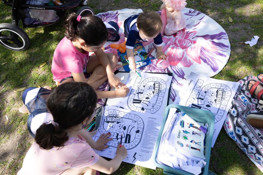 La Liga de la Energía llega a la feria “Manos Platenses” en Plaza Azcuénaga