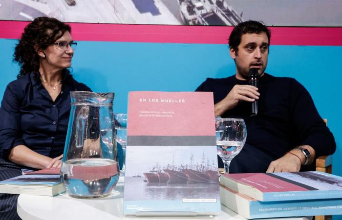 La Provincia presentó su libro de historia portuaria