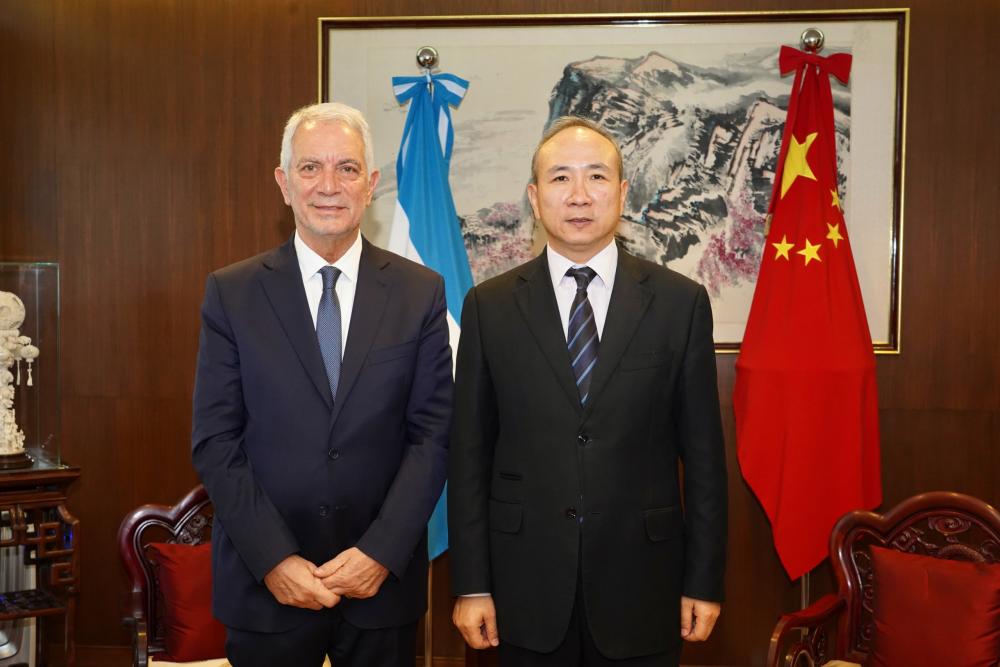 Alak y el embajador de China avanzan en una agenda para potenciar la actividad productiva regional