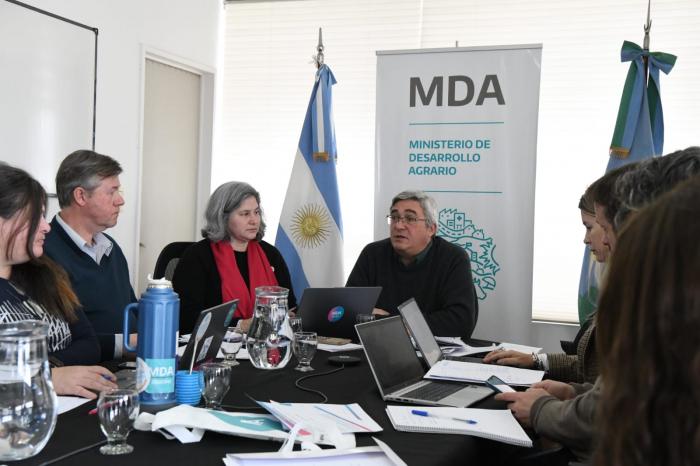 Javier Rodríguez encabezó la reunión de la Mesa Lechera Provincial