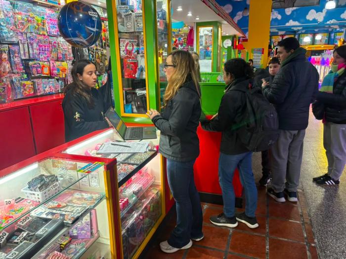 El Ministerio de Trabajo bonaerense fiscalizó condiciones laborales en cines y salones de juego