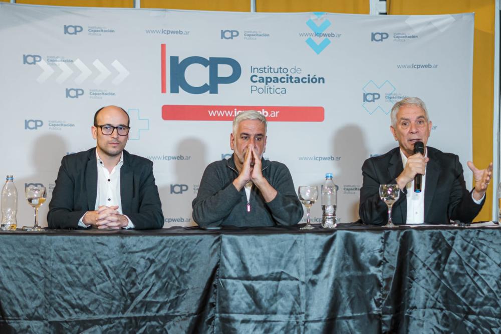 En San Nicolás, Alak pidió "trabajar la formación política, la democracia interna y la unidad"