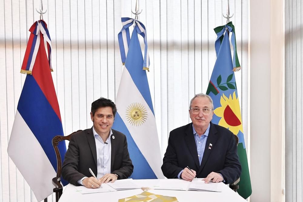 Kicillof suscribió convenios de cooperación con el gobernador Hugo Passalacqua