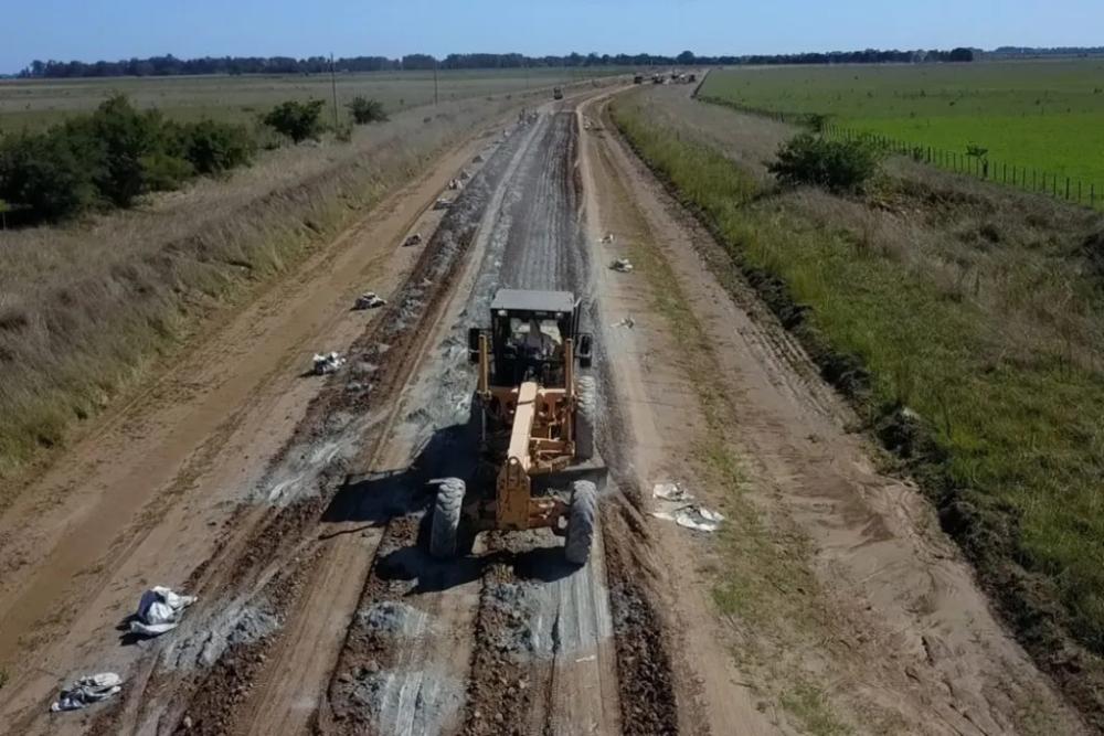 Caminos rurales: la solución que empieza en un proyecto de ingeniería y no en una máquina