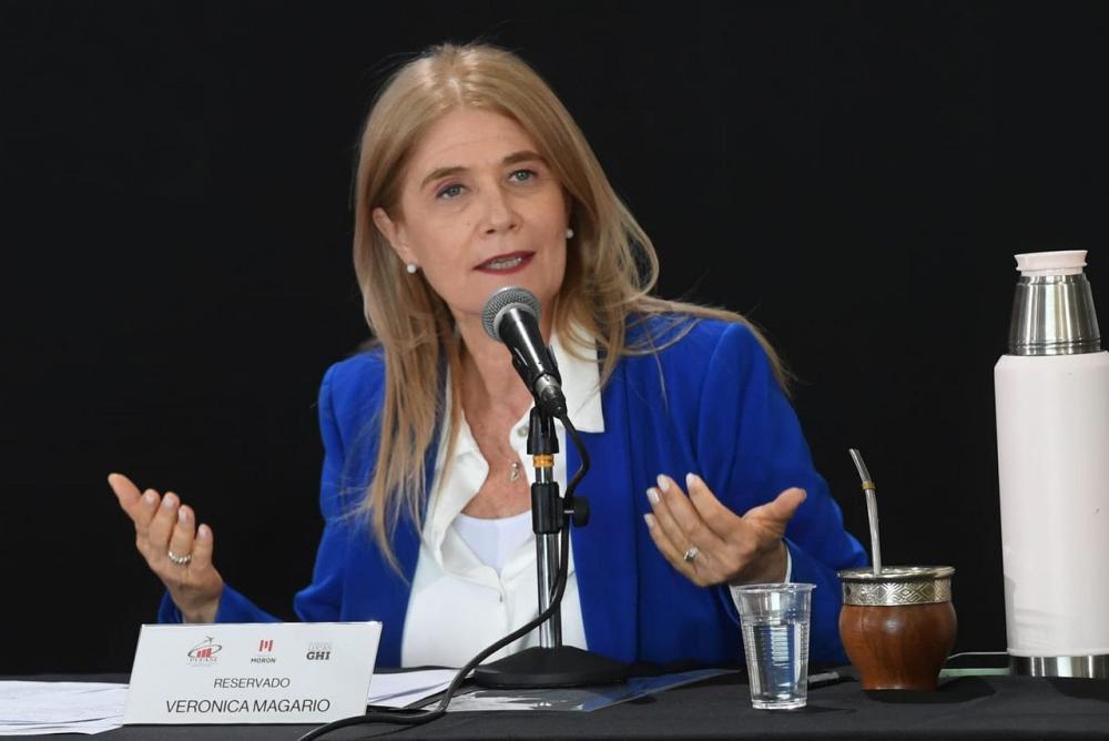 Verónica Magario: "Este gobierno vino a destruir el trabajo y la industria"