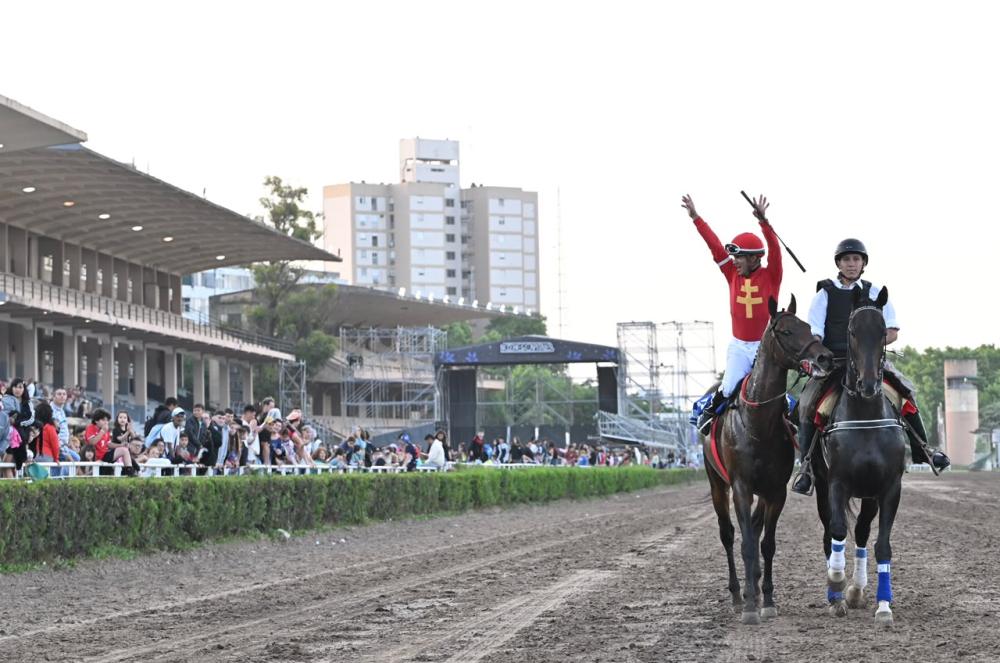 Convocan a artistas de la Provincia para crear el trofeo del Gran Premio Dardo Rocha