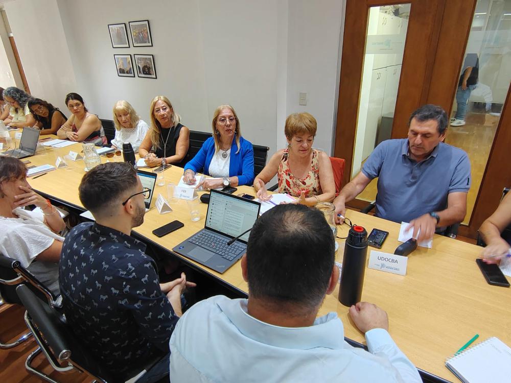 Paritarias bonaerenses: Kicillof ofreció un aumento del 6% a docentes y estatales
