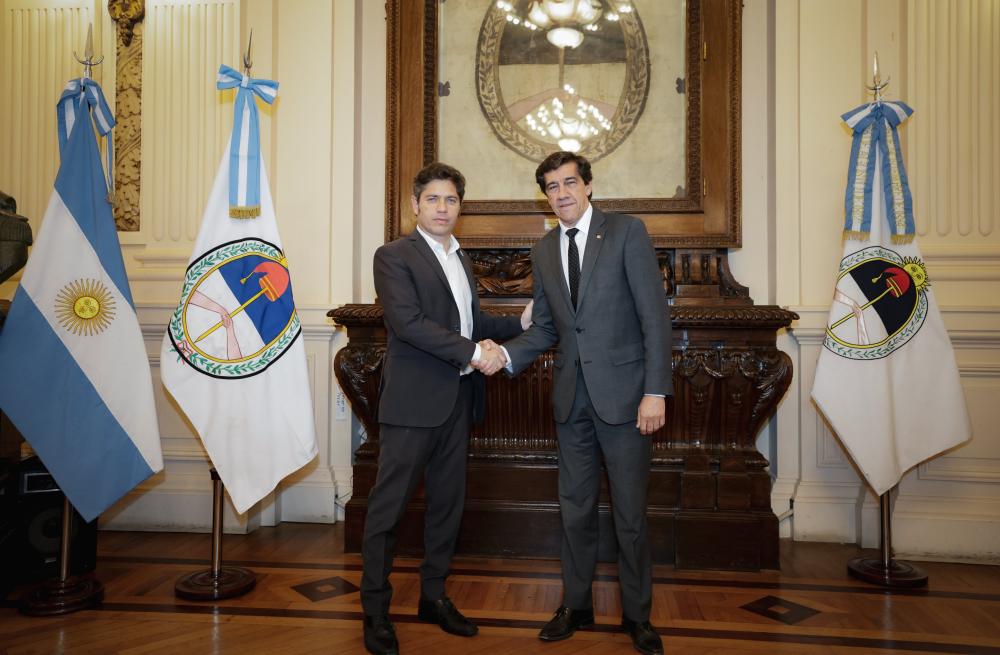 Kicillof firmó un convenio de colaboración con el gobernador de Jujuy, Carlos Sadir